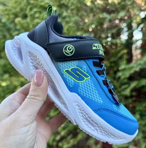 SKECHERS fiú pillekönnyű villogós sportcipő!! 32,33,34 ! ki/bekapcsolható! ÚJ KOLLEKCIÓ! 